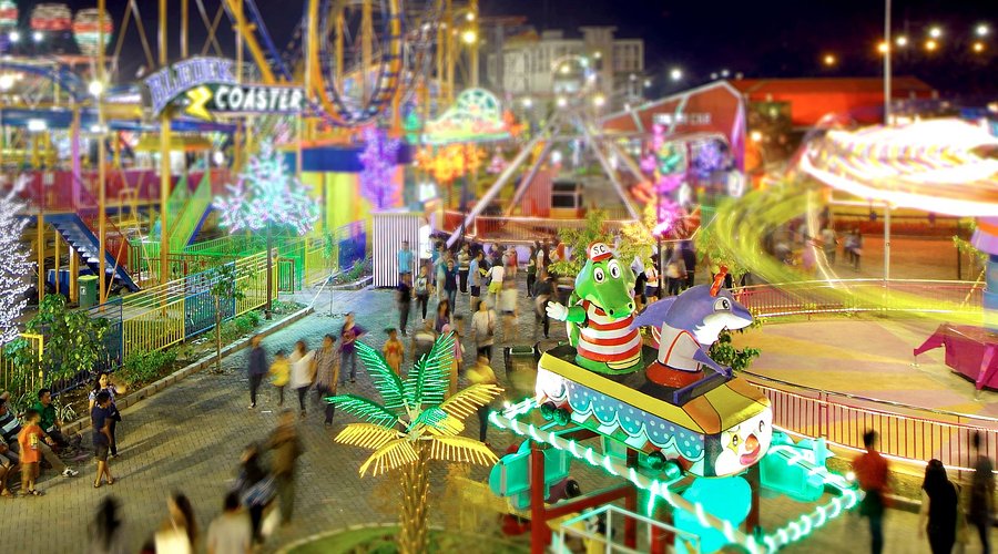 Suroboyo Carnival Park